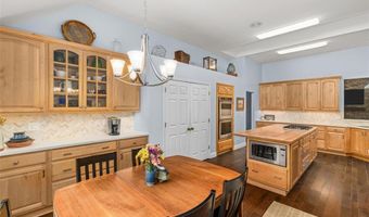 915 Timber Glen Ln, Ballwin, MO 63021