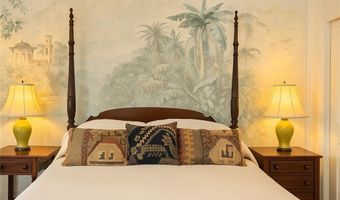 20 Berkeley Ave 3, Newport, RI 02840