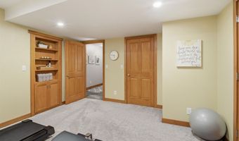 3208 S SOLITUDE Ln, Appleton, WI 54915