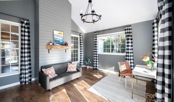 207 Farm Creek Dr E, Asheville, NC 28806