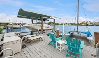 807 CHIPAWAY Dr, Apollo Beach, FL 33572