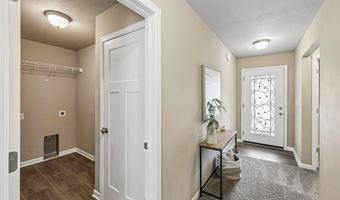 2016 2nd St SW, Altoona, IA 50009