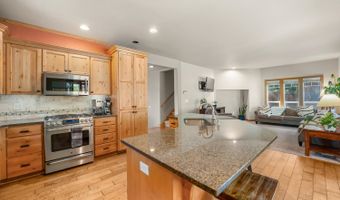 335 NW 17th St, Bend, OR 97701