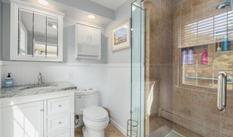 70 Jefferson Dr, East Greenwich, RI 02818