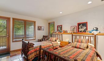 107 S Merrivale Ave, Beverly Shores, IN 46301