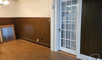 103 4th St, Bangor, ME 04401