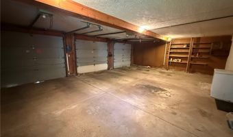 6400 Juniper Dr, Amherst, OH 44001