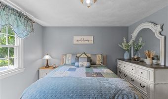 72 Winifred Ave, Warwick, RI 02889