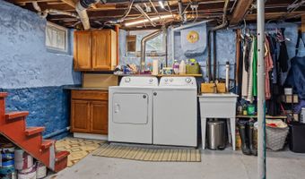 27 Center St, Algonquin, IL 60102