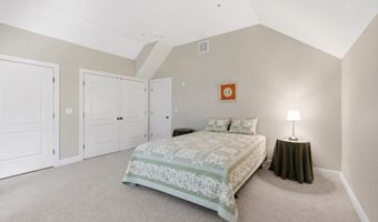 15 Curtis Cir 15, Avon, MA 02322