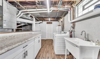 175 Highland Dr, Amherst, NY 14221
