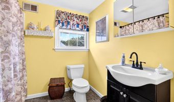 63 LINDEN Ave, Bellmawr, NJ 08031