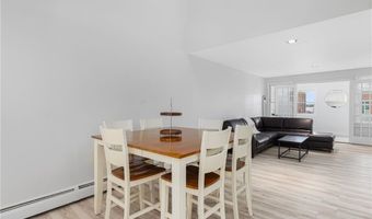 458 Thames St B, Newport, RI 02840