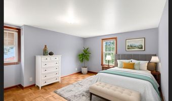 421 W College St, Aurora, MO 65605