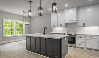 44 Cresswell Dr, Bella Vista, AR 72714