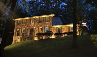 835 Lakeshore Dr NW, Berkeley Lake, GA 30096