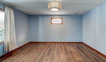 10 Bluebird Dr, Agency, MO 64401