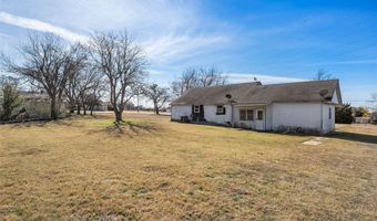 310 S 3rd St, Abbott, TX 76621
