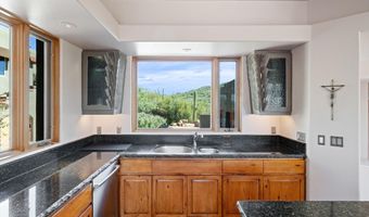 8320 E Concho Ln, Carefree, AZ 85377