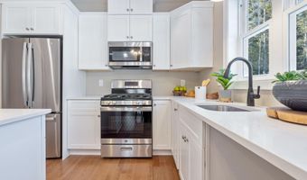 3 Renee Dr, Amherst, NH 03031