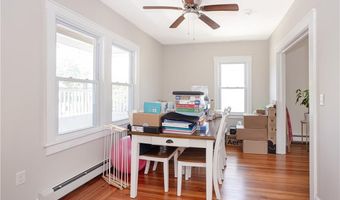 2 Bedlow Ave, Newport, RI 02840