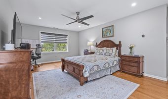 489 Hoyt St, Darien, CT 06820