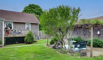 25 Renfrew Ave, Middletown, RI 02842