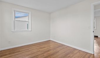 99 Salem Ave, Cranston, RI 02920