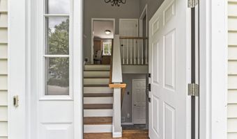 24 Ken Oaks Dr, Danbury, CT 06810