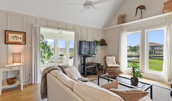 424 Riverview Dr, Bay St. Louis, MS 39520