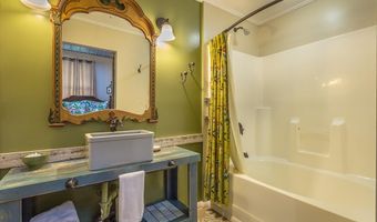 19 Leslie St, Apalachicola, FL 32320