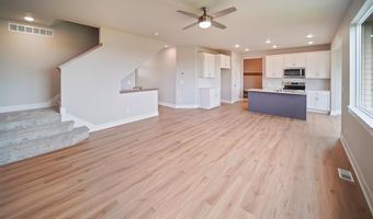 327 41st St SW, Altoona, IA 50009