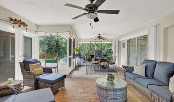 221 Orange Tree Dr, Atlantis, FL 33462