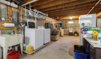 227 Prospect Ave, Middletown, RI 02842