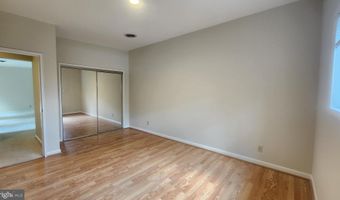 236 TAYLOR RUN Pkwy 8, Alexandria, VA 22314