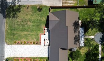 8 Apalachee St, Apalachicola, FL 32320