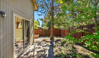 19905 Antler Point Dr, Bend, OR 97702
