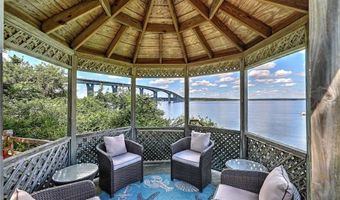 129 Seaside Dr, Jamestown, RI 02835