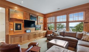 25 Walnut St, Jamestown, RI 02835