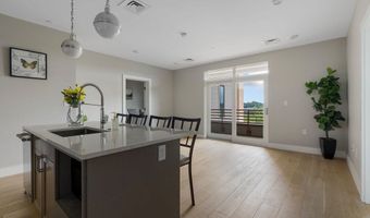 1650 Commonwealth Ave 504, Boston, MA 02135