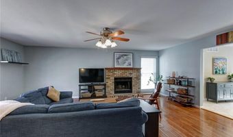 564 Woodlyn Xing, Ballwin, MO 63021