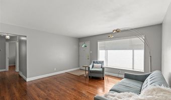 8225 Marvale Ln, Affton, MO 63123