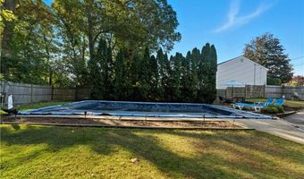 37 Carriage Rd, Cranston, RI 02920