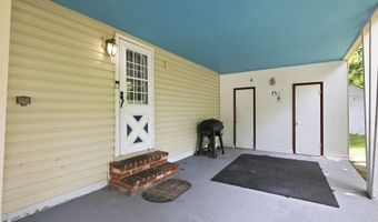 5141 BRADFIELD Dr, Annandale, VA 22003