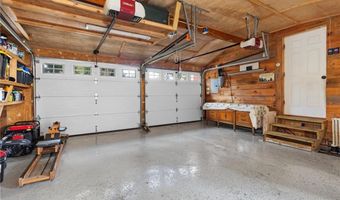 67 Linden St, Middletown, RI 02842