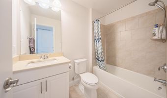 3081 N Spurway Dr, Ann Arbor, MI 48105