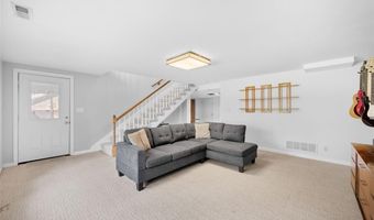 106 Hollyleaf Dr, Ballwin, MO 63021
