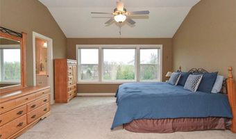 359 Riverside Cir, Anoka, MN 55303