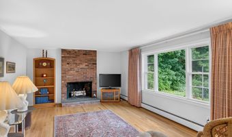 437 Lovely St, Avon, CT 06001