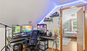 1472 Wampanoag Trl, East Providence, RI 02915